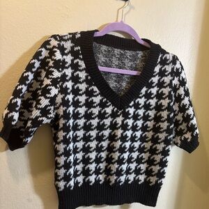 SHEIN Black and White V-Neck Houndstooth Sweater